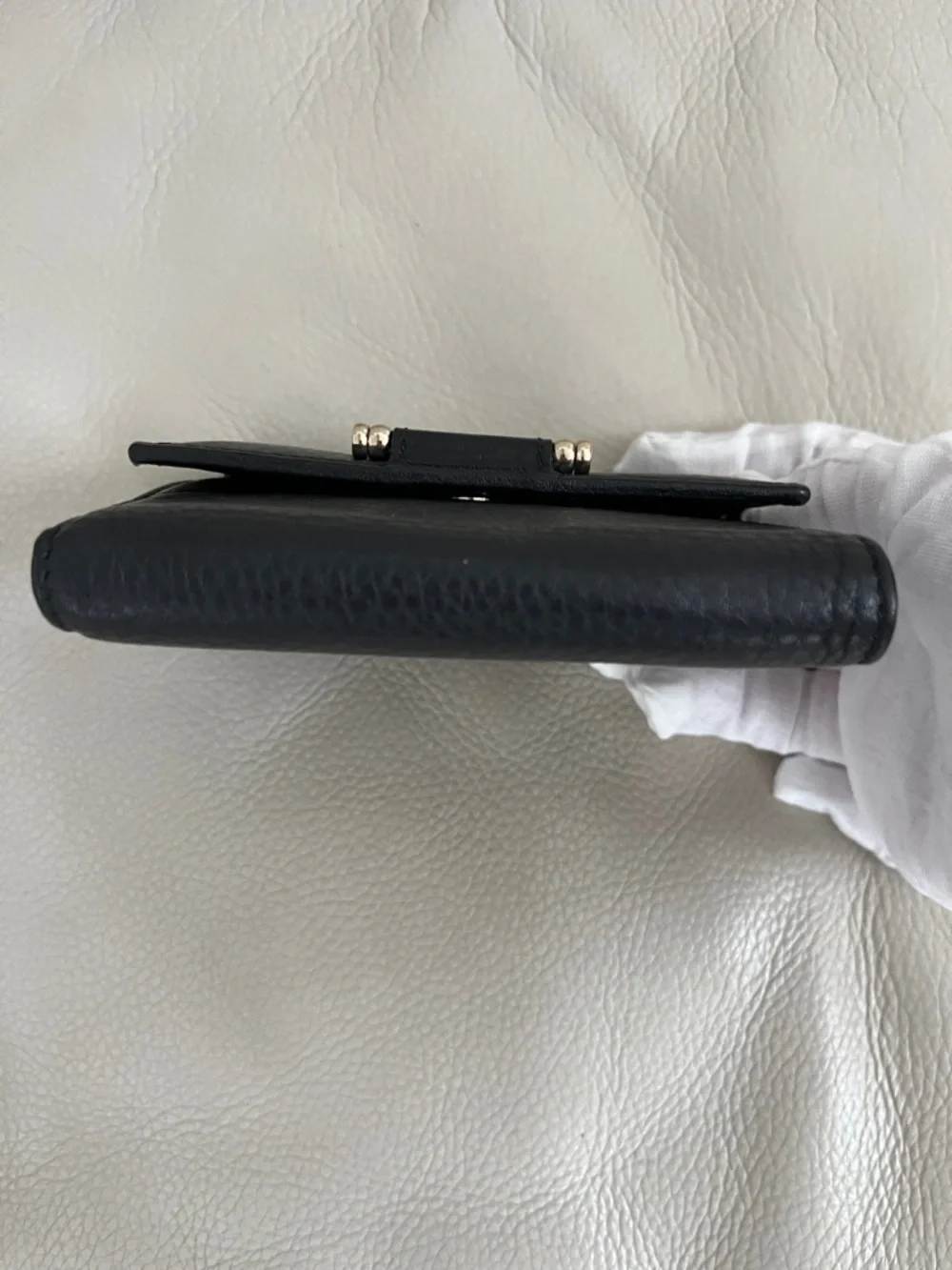 Gucci Classic Stirrup Black Leather Conpact Wallet with Gold Hardware EUC - Picture 10 of 10
